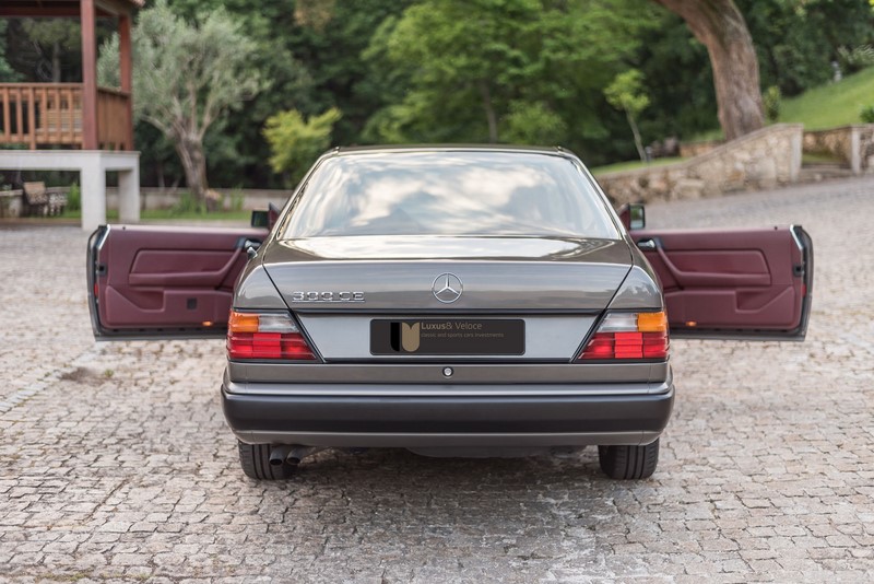 1988 Mercedes Benz 300CE